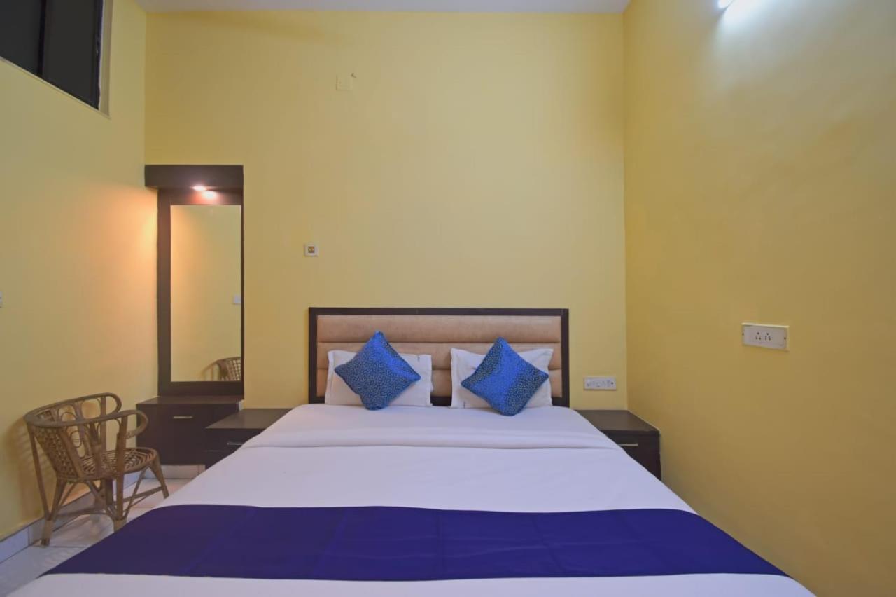 Hotel Jingle Inn Calcutta Værelse billede
